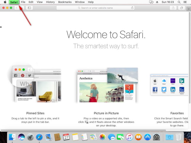 Kliknij na przycisk “Safari” znajdujący się w lewym górnym rogu ekranu.